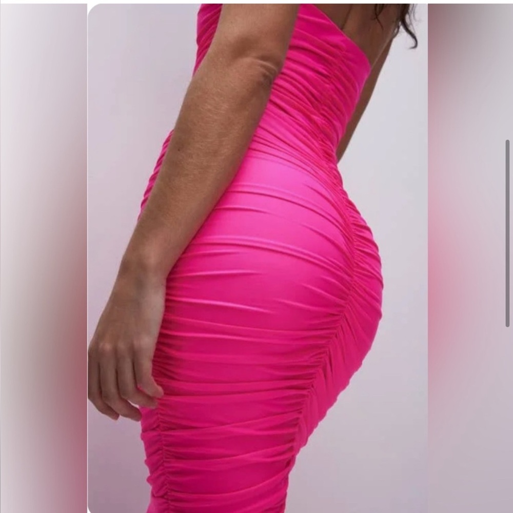 Good American RUCHED MAXI TUBE DRESS Shocking Pink Size Medium - Picture 3 of 6